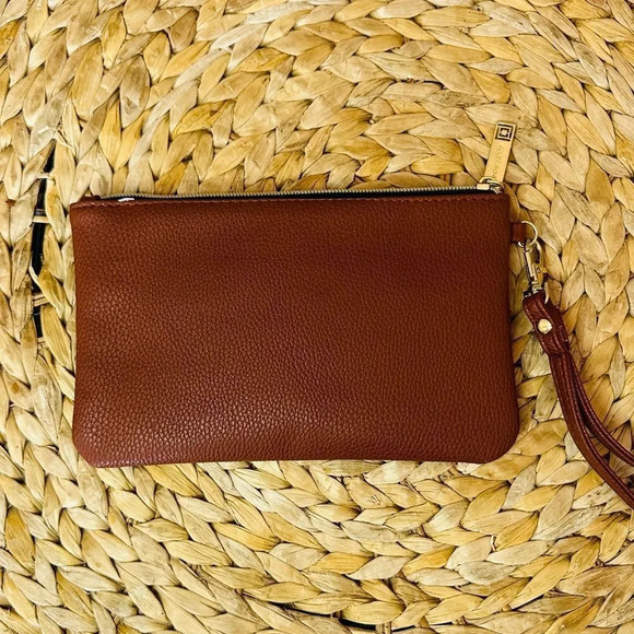 New Liz Claiborne Wristlet Charging Wallet Clutch - Picture 3 of 6